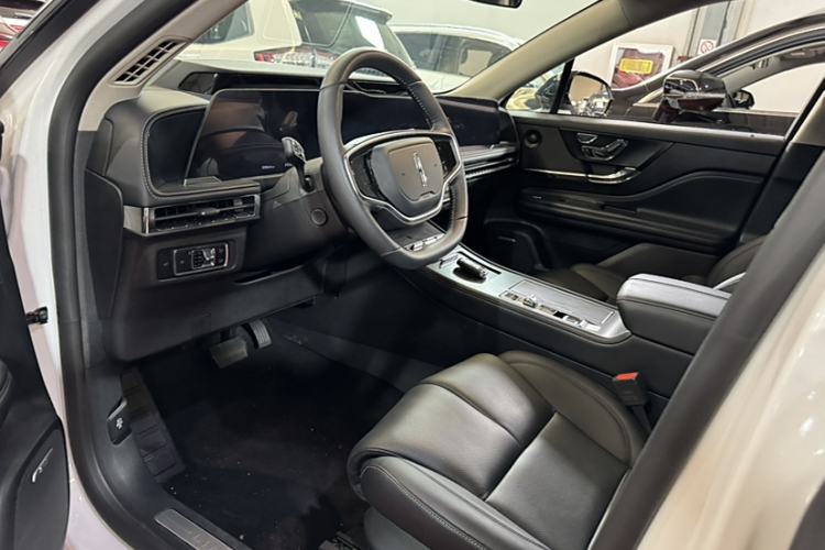 Used Lincoln Corsair 2024 2.0T Four-Wheel Drive Prestige Edition Interior 2