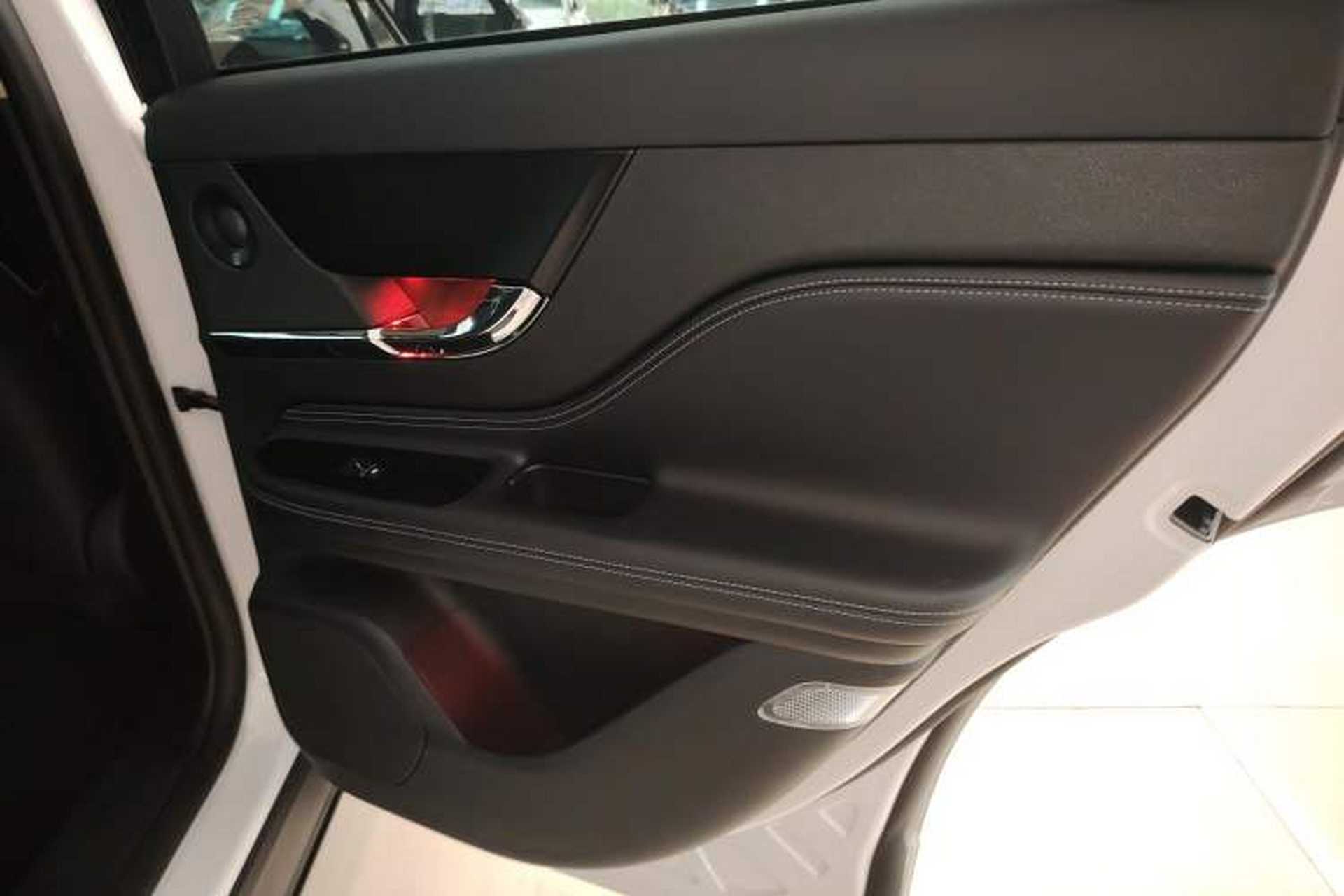 Used Lincoln Corsair 2024 2.0T Four-Wheel Drive Prestige Edition Interior 2