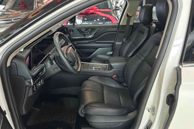 Used Lincoln Corsair 2024 2.0T Four-Wheel Drive Prestige Edition Interior 2
