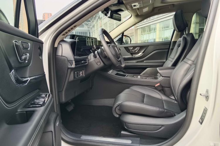 Used Lincoln Corsair 2024 2.0T Four-Wheel Drive Prestige Edition Interior 4