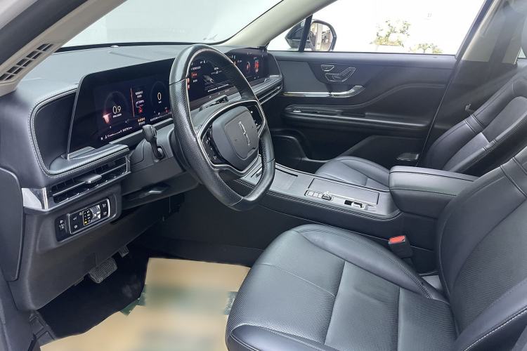 Used Lincoln Corsair 2024 2.0T Two-Wheel-Drive Luxury Edition Interior 4