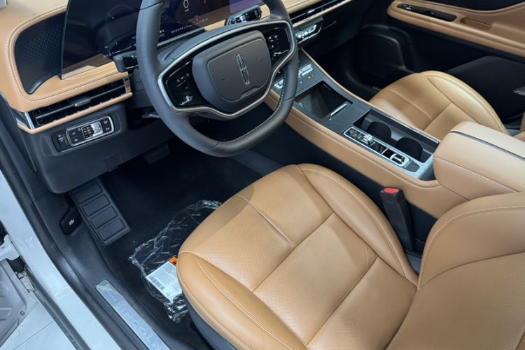 Used Lincoln Corsair 2024 1.5T Two-Wheel-Drive Mulan Special Hybrid Version Interior 4