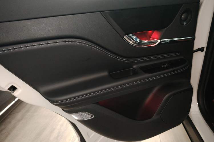 Used Lincoln Corsair 2024 2.0T Four-Wheel Drive Prestige Edition Interior 4
