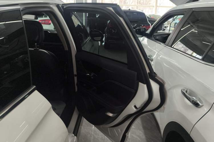 Used Lincoln Corsair 2024 2.0T Four-Wheel Drive Prestige Edition Interior 6