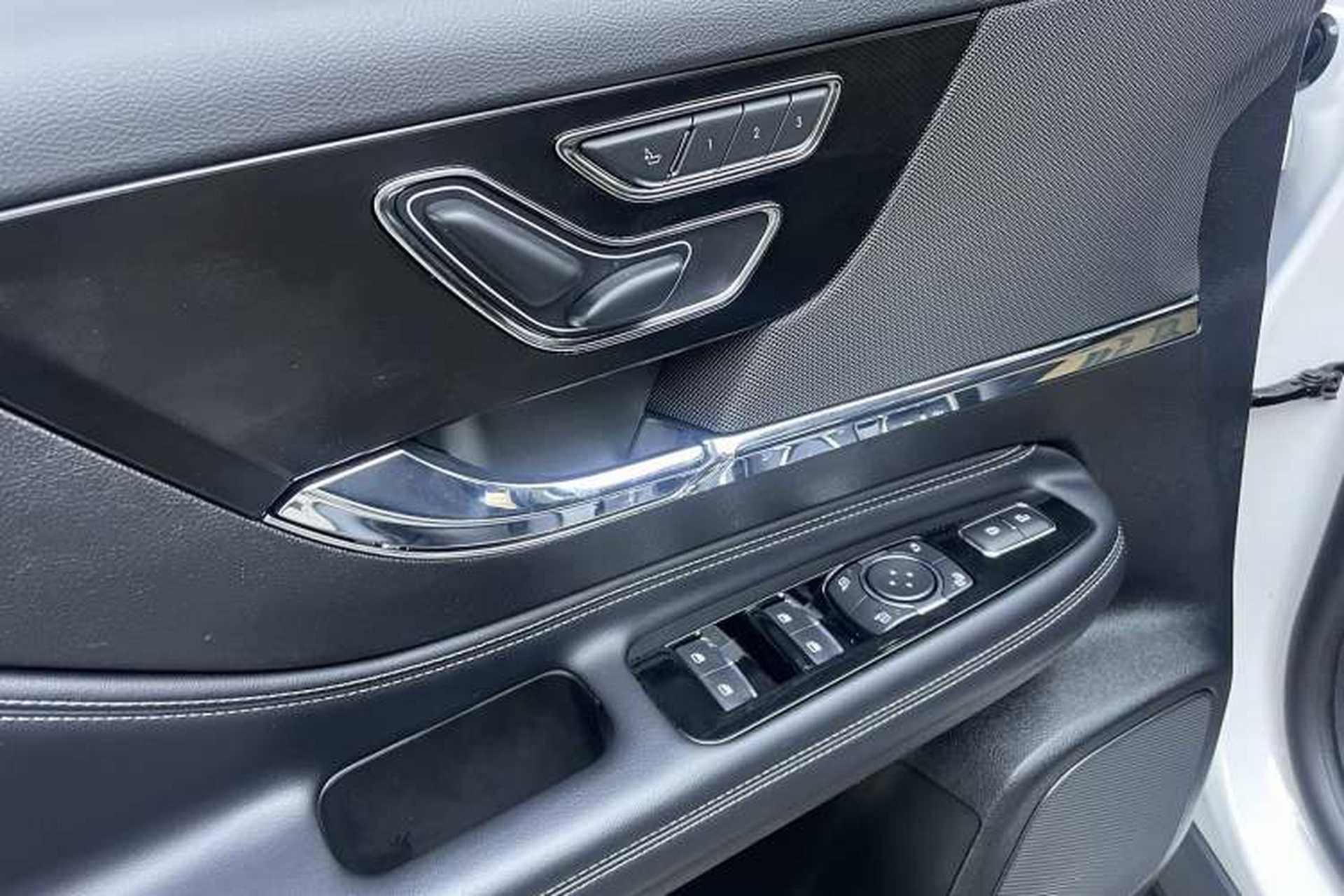 Used Lincoln Corsair 2024 2.0T Two-Wheel-Drive Luxury Edition Interior 6
