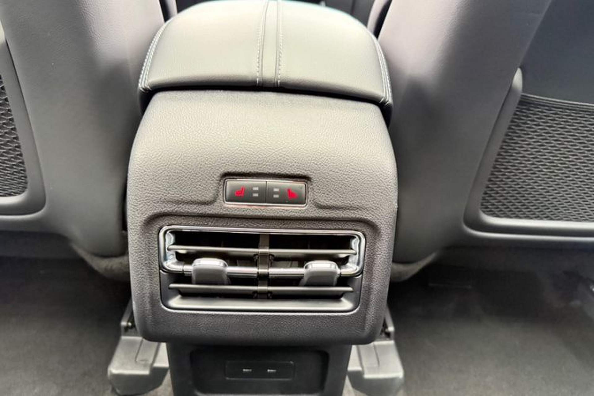 Used Lincoln Corsair 2024 2.0T Four-Wheel Drive Prestige Edition Interior 6