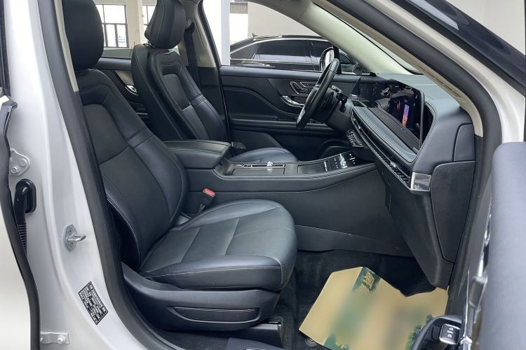 Used Lincoln Corsair 2024 2.0T Two-Wheel-Drive Luxury Edition Interior 7