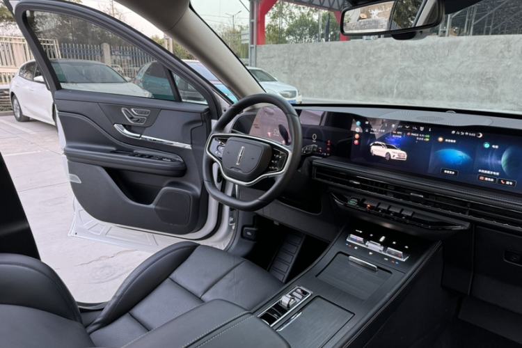 Used Lincoln Corsair 2024 2.0T Two-Wheel-Drive Luxury Edition Interior 7