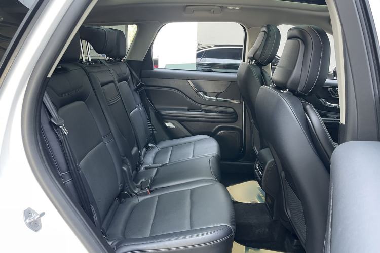 Used Lincoln Corsair 2024 2.0T Two-Wheel-Drive Luxury Edition Interior 9