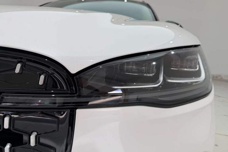 Used Lincoln Corsair 2024 1.5T Two-Wheel Drive Deluxe Hybrid Version Left Front Headlight