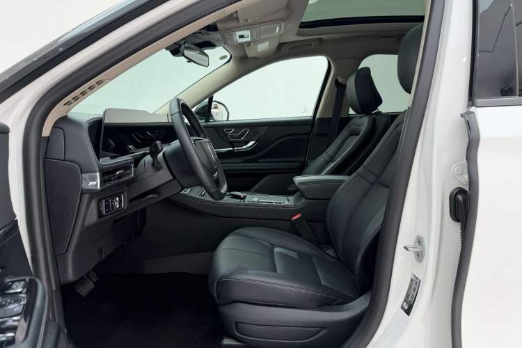 Used Lincoln Corsair 2024 1.5T Two-Wheel Drive Deluxe Hybrid Version Left Front Seat