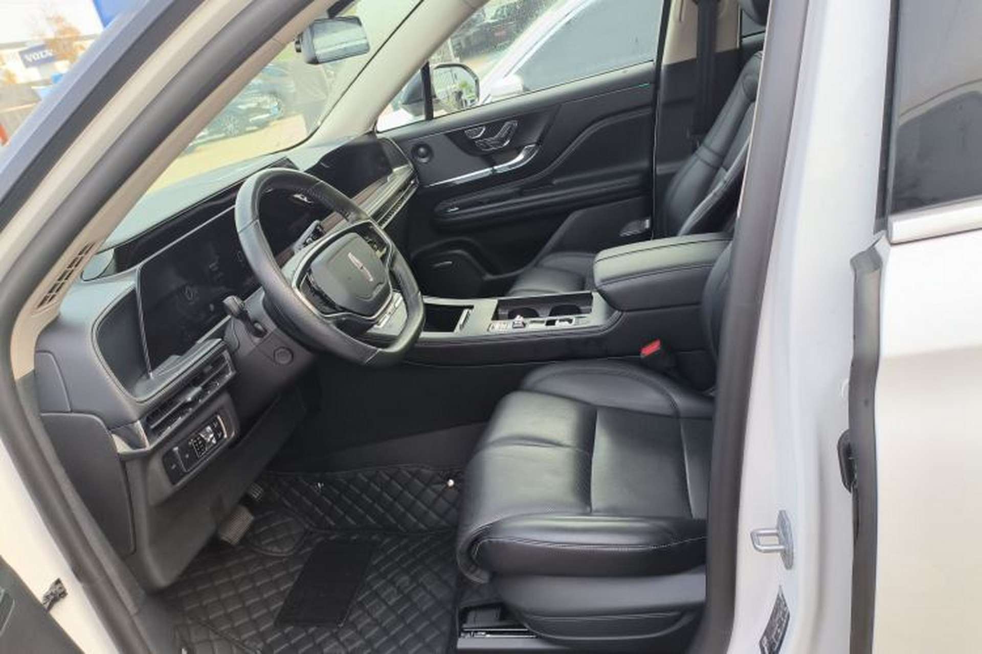 Used Lincoln Corsair 2024 2.0T Four-Wheel Drive Prestige Edition Left Front Seat