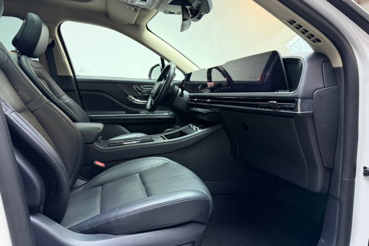 Used Lincoln Corsair 2024 2.0T Two-Wheel-Drive Luxury Edition Left Front Seat