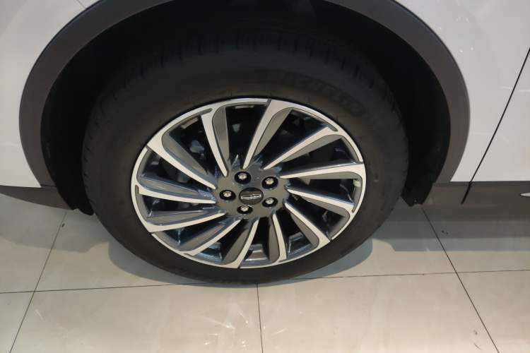Used Lincoln Corsair 2024 2.0T Two-Wheel-Drive Luxury Edition Left Front Wheel Hub