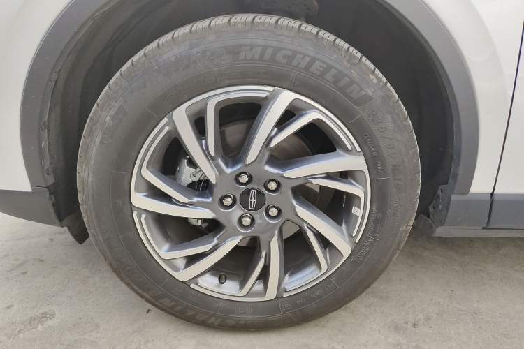 Used Lincoln Corsair 2024 2.0T Two-Wheel Drive Deluxe Edition Left Front Wheel Hub