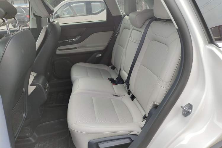 Used Lincoln Corsair 2024 2.0T Two-Wheel Drive Deluxe Edition Left Rear Seat