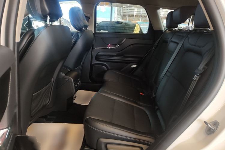 Used Lincoln Corsair 2024 1.5T Two-Wheel Drive Deluxe Hybrid Version Left Rear Seat
