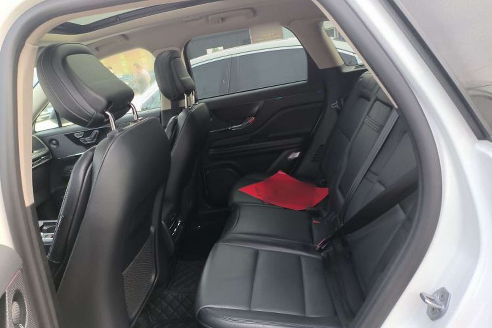 Used Lincoln Corsair 2024 2.0T Four-Wheel Drive Prestige Edition Left Rear Seat