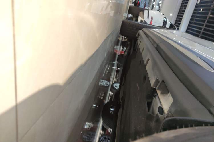 Used Lincoln Corsair 2024 2.0T Two-Wheel-Drive Luxury Edition Left Side Sill