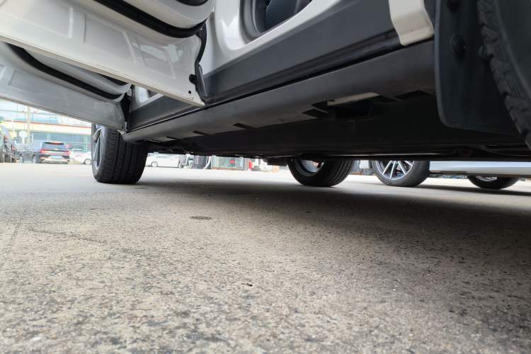 Used Lincoln Corsair 2024 2.0T Four-Wheel Drive Prestige Edition Left Side Sill