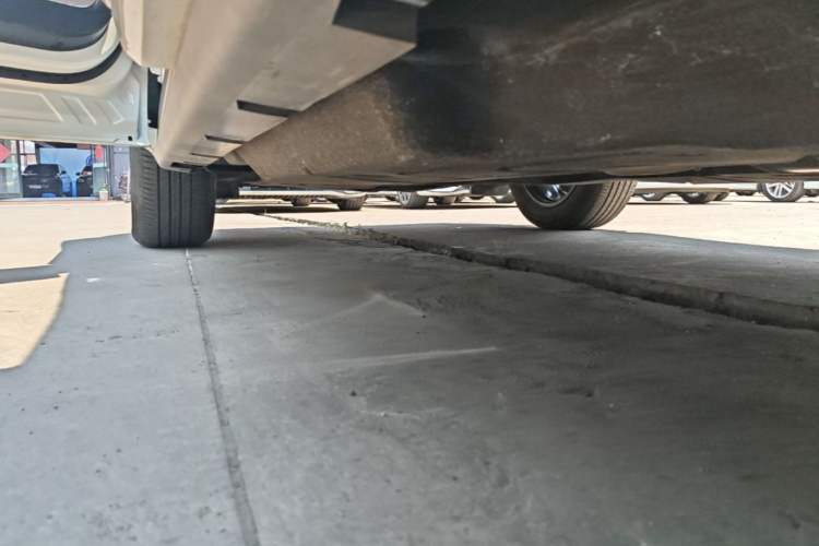 Used Lincoln Corsair 2024 1.5T Two-Wheel Drive Deluxe Hybrid Version Left Side Sill