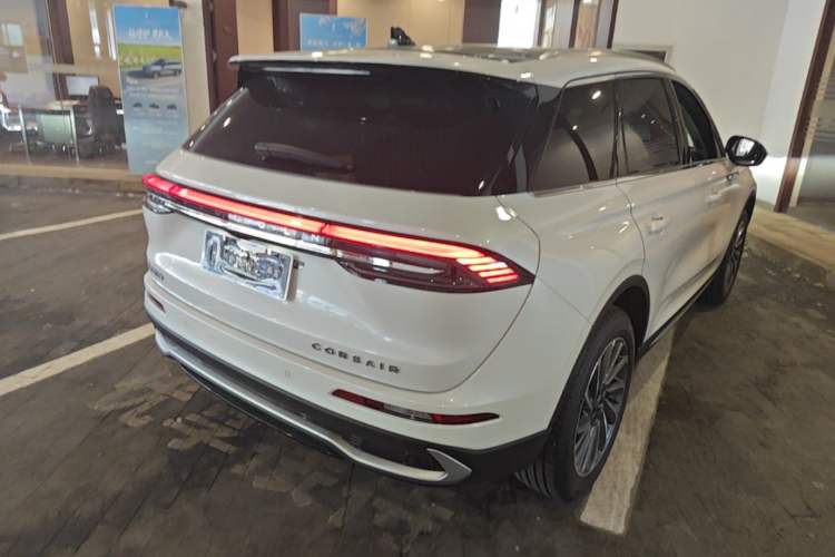 Used Lincoln Corsair 2024 2.0T Two-Wheel-Drive Luxury Edition Rear Right 45 Deg