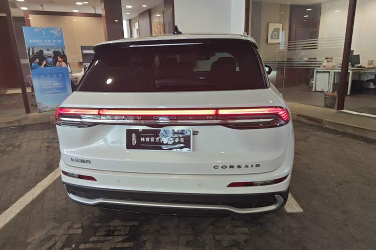 Used Lincoln Corsair 2024 2.0T Two-Wheel-Drive Luxury Edition Rear