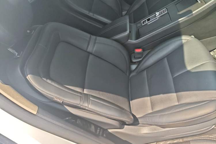 Used Lincoln Corsair 2024 1.5T Two-Wheel Drive Deluxe Hybrid Version Right Front Seat