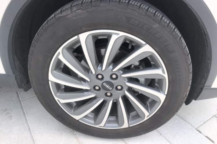 Used Lincoln Corsair 2024 2.0T Two-Wheel-Drive Luxury Edition Right Front Wheel Hub