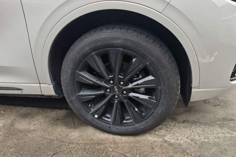 Used Lincoln Corsair 2024 1.5T Two-Wheel-Drive Mulan Special Hybrid Version Right Front Wheel Hub
