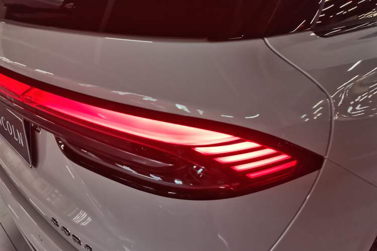 Used Lincoln Corsair 2024 1.5T Two-Wheel-Drive Mulan Special Hybrid Version Right Rear Taillight