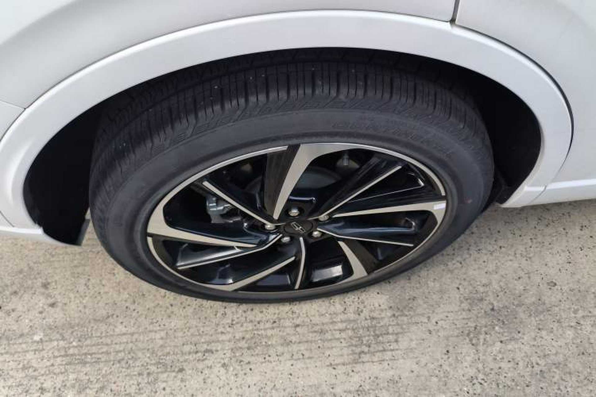 Used Lincoln Corsair 2024 2.0T Four-Wheel Drive Prestige Edition Right Rear Wheel Hub