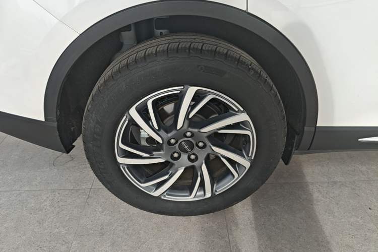 Used Lincoln Corsair 2024 2.0T Two-Wheel Drive Deluxe Edition Right Rear Wheel Hub