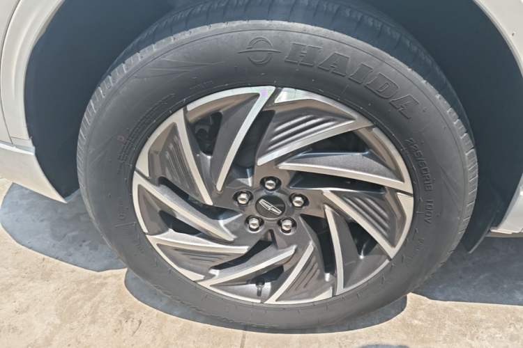 Used Lincoln Corsair 2024 1.5T Two-Wheel Drive Deluxe Hybrid Version Right Rear Wheel Hub