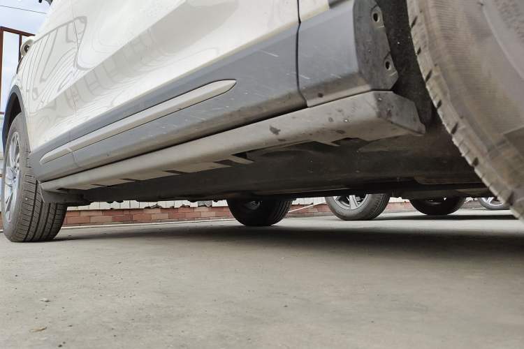 Used Lincoln Corsair 2024 2.0T Two-Wheel Drive Deluxe Edition Right Side Sill