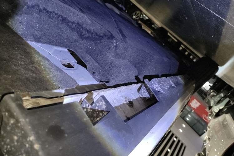 Used Lincoln Corsair 2024 1.5T Two-Wheel Drive Deluxe Hybrid Version Right Side Sill