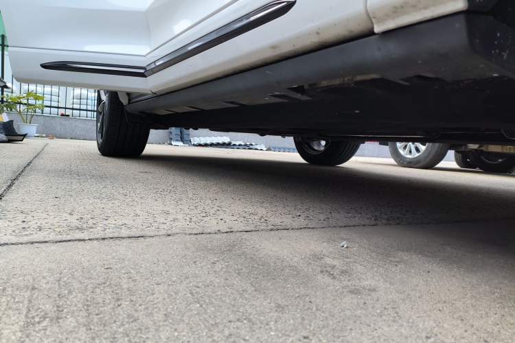 Used Lincoln Corsair 2024 2.0T Four-Wheel Drive Prestige Edition Right Side Sill