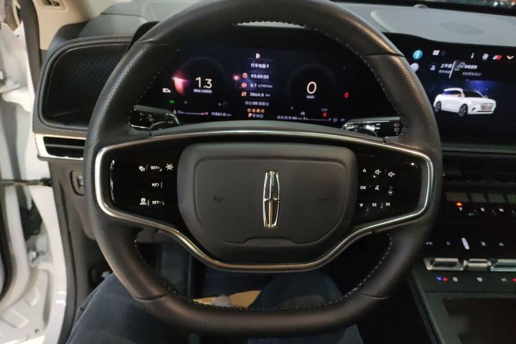 Used Lincoln Corsair 2024 2.0T Two-Wheel-Drive Luxury Edition Steering Wheel
