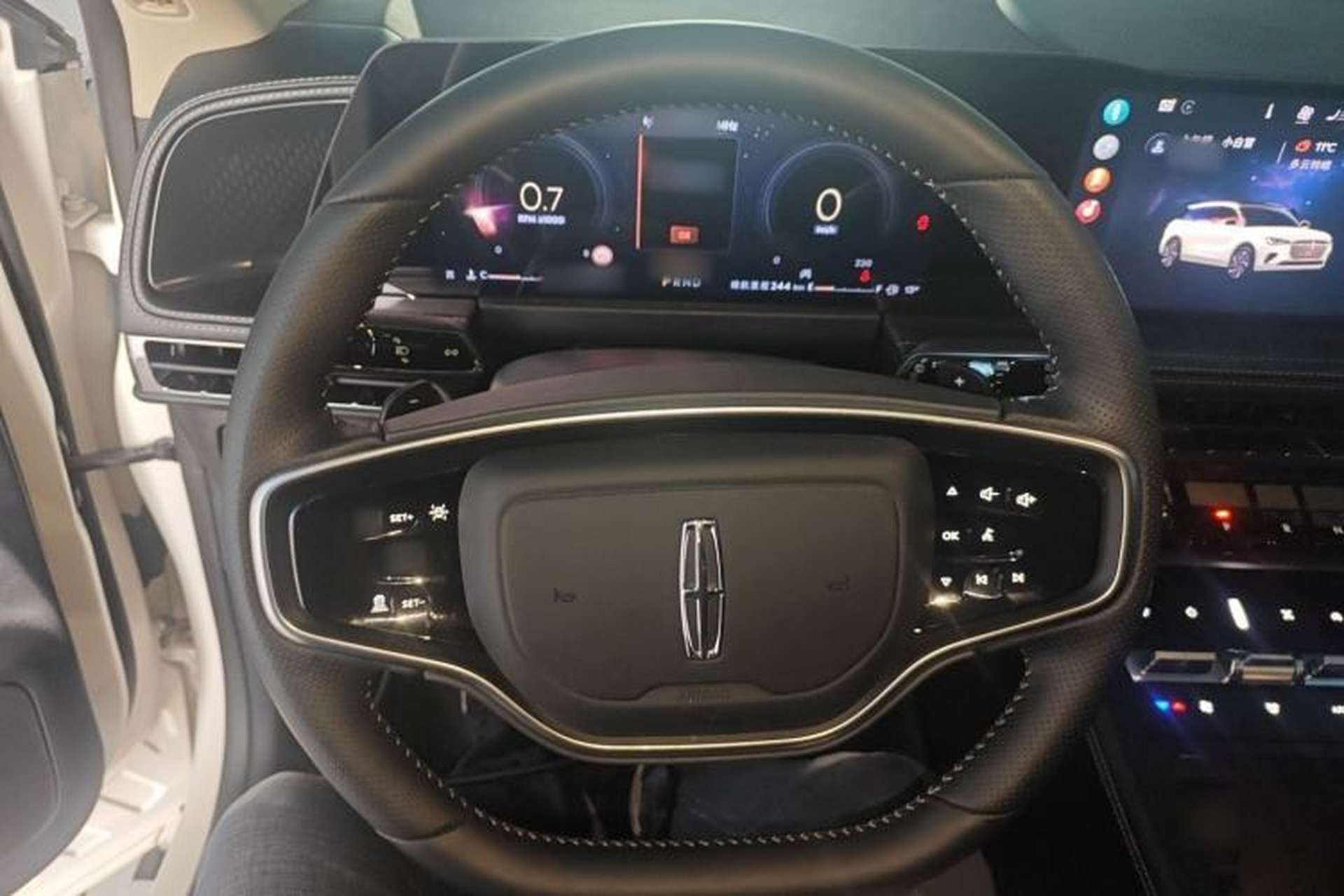Used Lincoln Corsair 2024 2.0T Two-Wheel-Drive Luxury Edition Steering Wheel