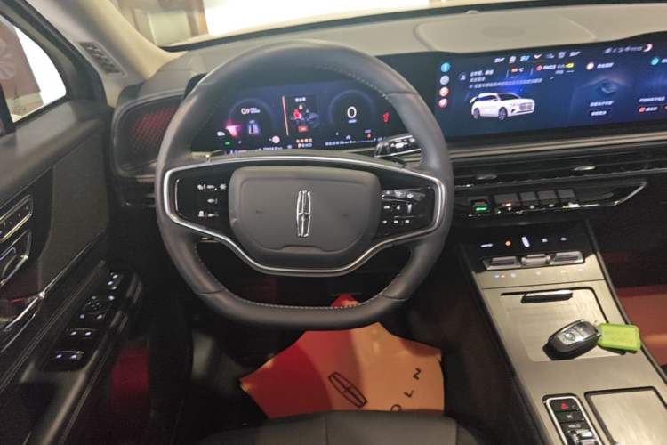 Used Lincoln Corsair 2024 2.0T Two-Wheel-Drive Luxury Edition Steering Wheel