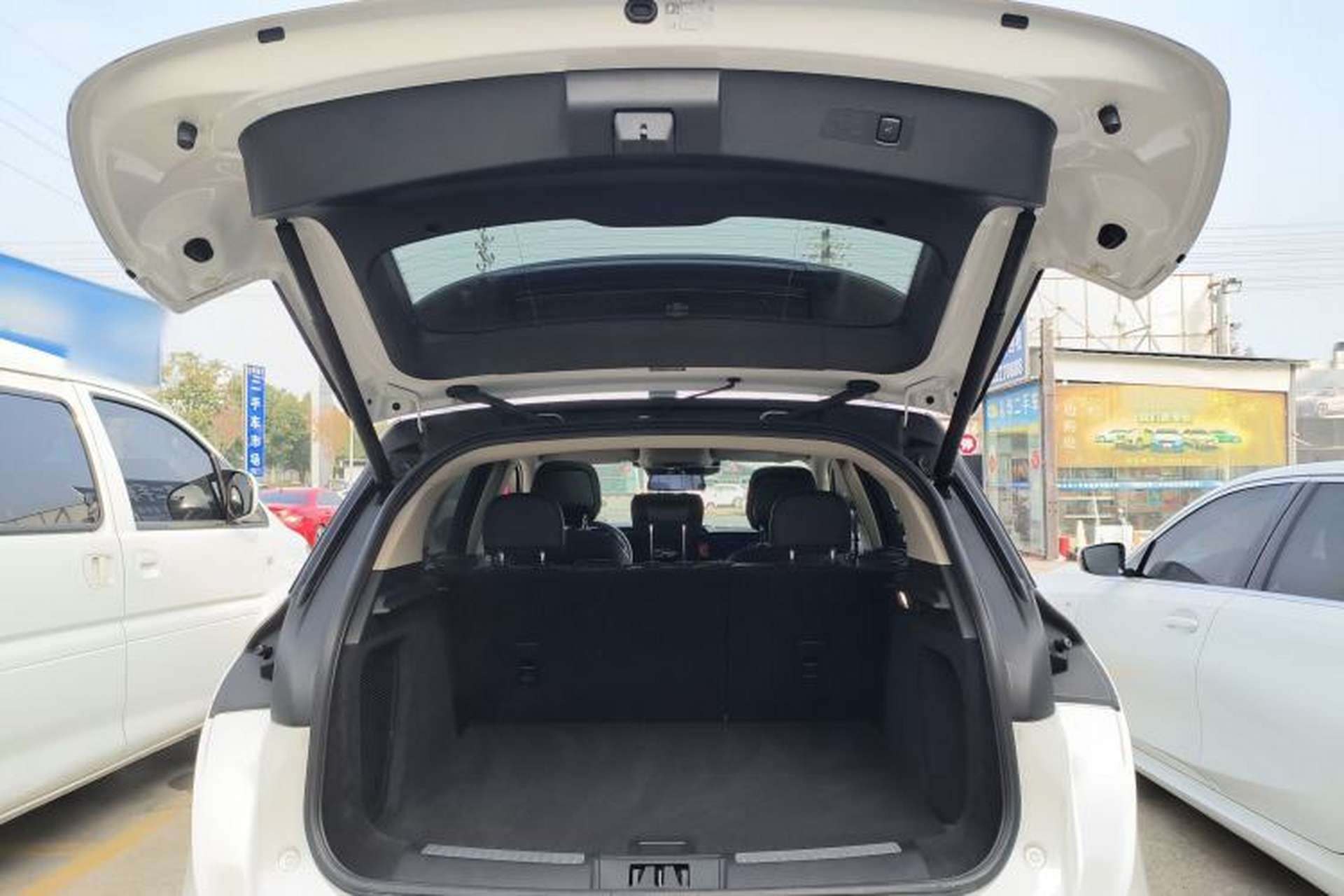Used Lincoln Corsair 2024 2.0T Four-Wheel Drive Prestige Edition Trunk