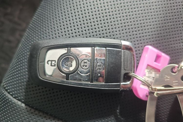 Used Lincoln Corsair 2024 2.0T Two-Wheel Drive Deluxe Edition Vehicle Key