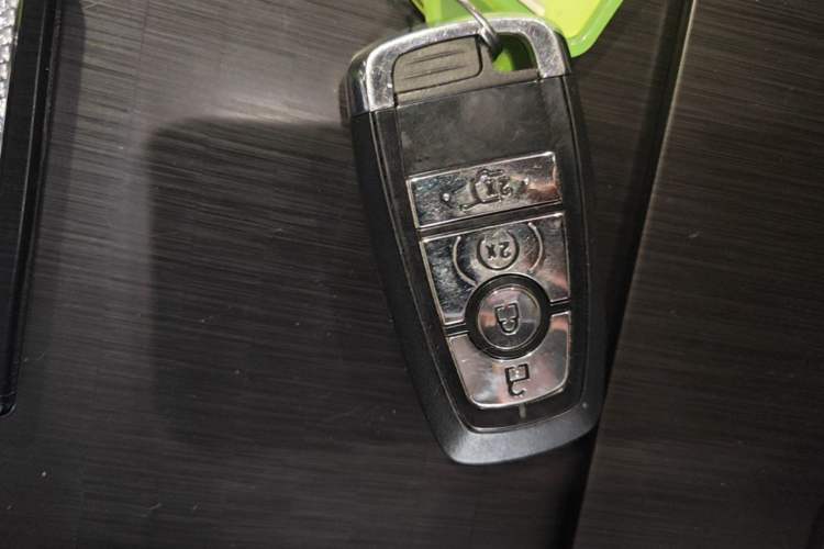 Used Lincoln Corsair 2024 2.0T Two-Wheel-Drive Luxury Edition Vehicle Key