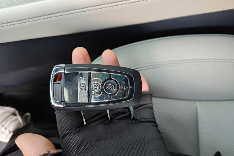 Used Lincoln Corsair 2024 2.0T Two-Wheel-Drive Luxury Edition Vehicle Key