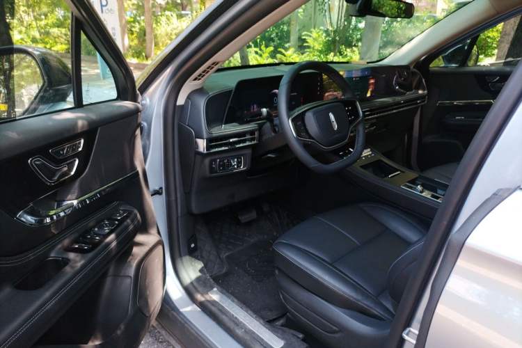 Used Lincoln Corsair 2025 Model, 2.0T Two-Wheel-Drive Zunxiang Version Driver Seat