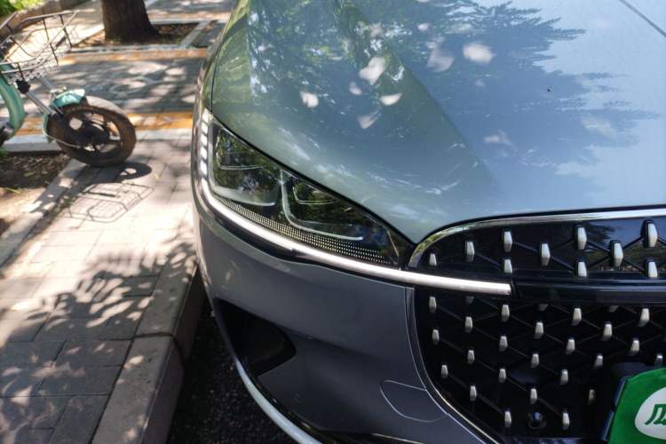 Used Lincoln Corsair 2025 Model, 2.0T Two-Wheel-Drive Zunxiang Version Right Front Headlight