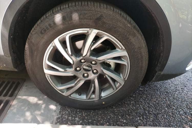 Used Lincoln Corsair 2025 Model, 2.0T Two-Wheel-Drive Zunxiang Version Right Front Wheel Hub