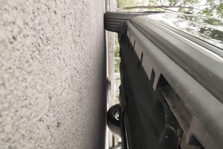 Used Lincoln Corsair 2025 Model, 2.0T Two-Wheel-Drive Zunya Version Right Side Sill