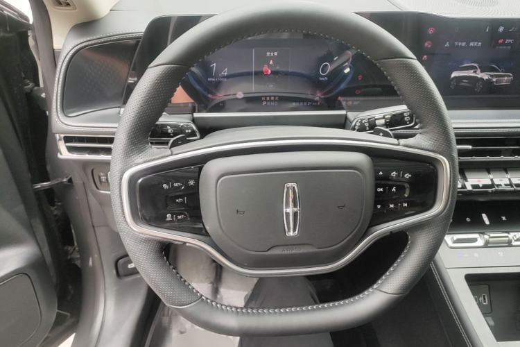 Used Lincoln Corsair 2025 Model, 2.0T Two-Wheel-Drive Zunya Version Steering Wheel