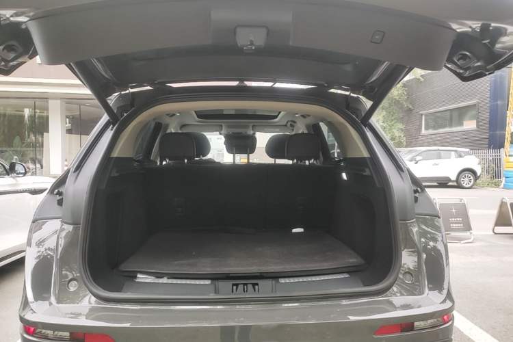 Used Lincoln Corsair 2025 Model, 2.0T Two-Wheel-Drive Zunya Version Trunk